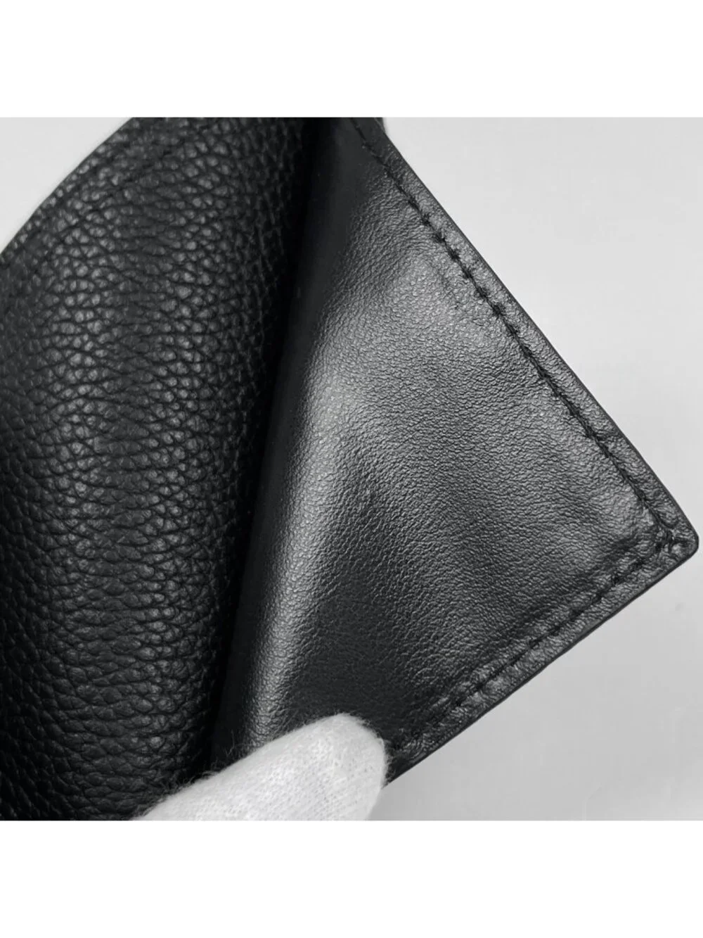 Louis Vuitton Portefeuille Calf Bifold Wallet Damoflage Leather Noir